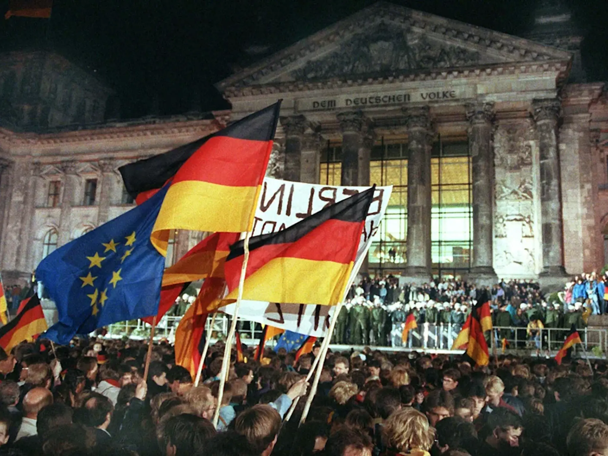 Muro Berlino: Ministro Foti, celebriamo valori democrazia e libertà 