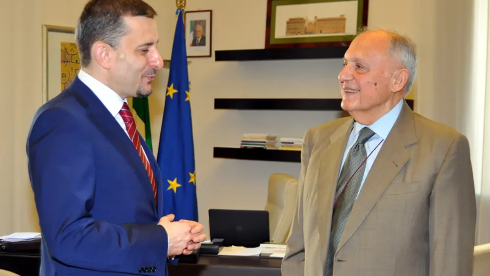Ministro Savona incontra Ambasciatore di Romania presso il Quirinale