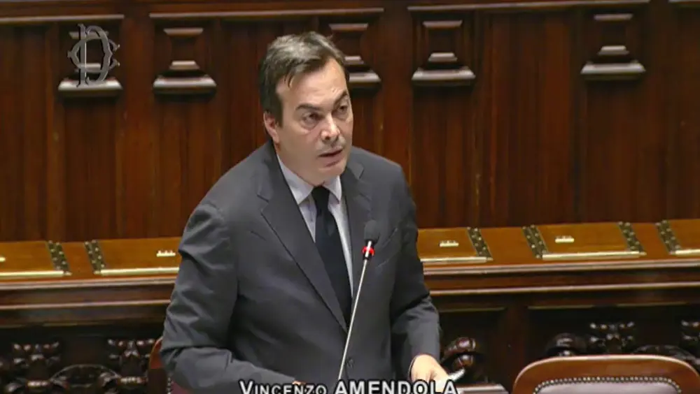 Question time del Ministro Amendola Question time del Ministro Amendola