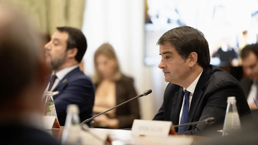 Ministro Fitto incontra Ministri per fare il punto sul PNRR Ministro Fitto incontra Ministri per fare il punto sul PNRR