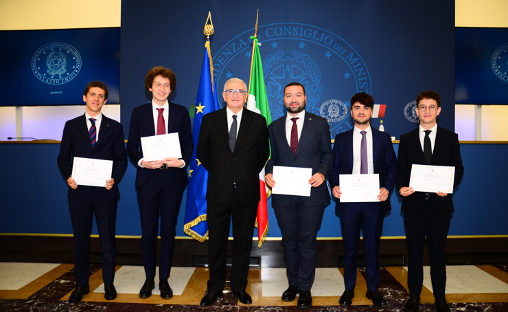 Collegio d'Europa, premiati gli studenti italiani più meritevoli dell'anno accademico 2024-2025