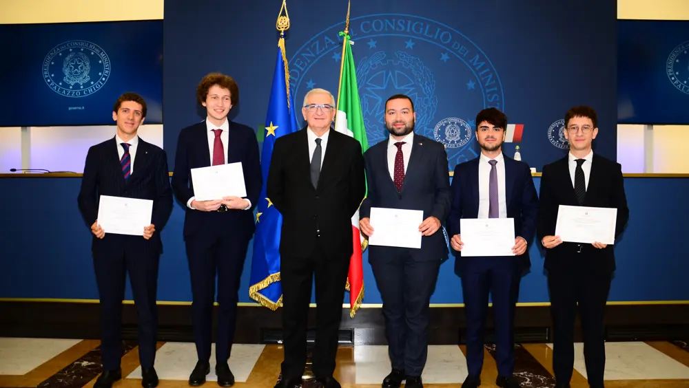 Collegio d'Europa, premiati gli studenti italiani più meritevoli dell'anno accademico 2024-2025 Collegio d'Europa, premiati gli studenti italiani più meritevoli dell'anno accademico 2024-2025
