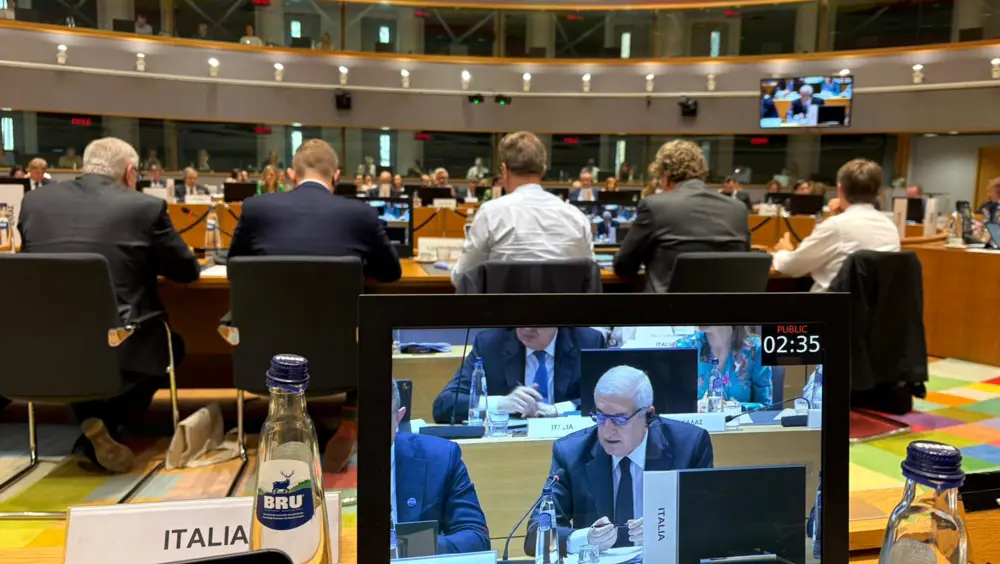 "Importante passo con adozione del diciottesimo pacchetto di sanzioni contro la Russia" "Importante passo con adozione del diciottesimo pacchetto di sanzioni contro la Russia"