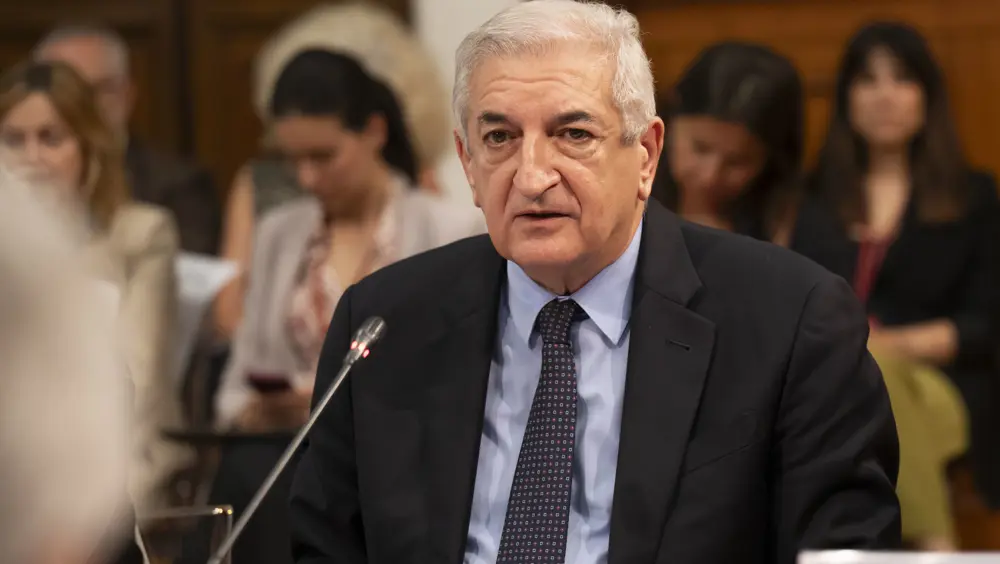 Ministro Foti: "Italia al fianco dell'Ucraina la posizione non cambierà" Ministro Foti: "Italia al fianco dell'Ucraina la posizione non cambierà"