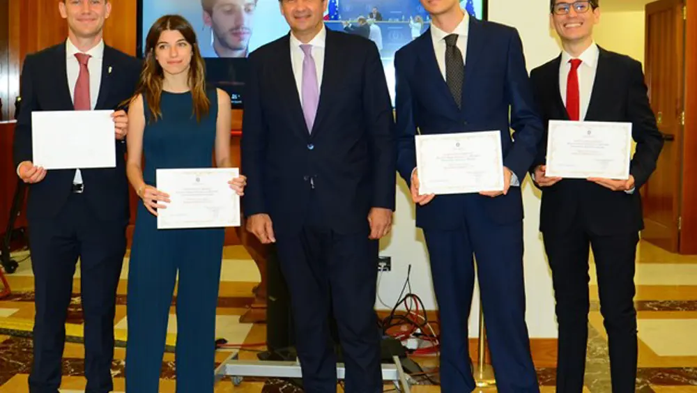 Collegio d'Europa, premiati gli studenti italiani più meritevoli dell'anno accademico 2023-2024 Collegio d'Europa, premiati gli studenti italiani più meritevoli dell'anno accademico 2023-2024